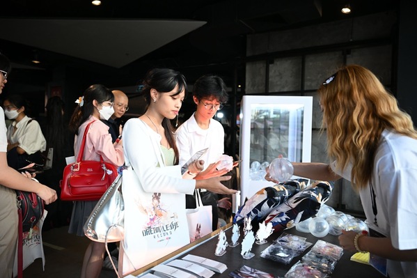  
Game thủ háo hức tham gia các mini game để nhận quà.