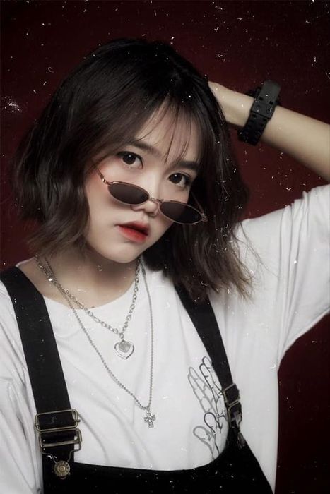 Ảnh gái xinh ngầu với phong cách lạnh lùng bí ẩn