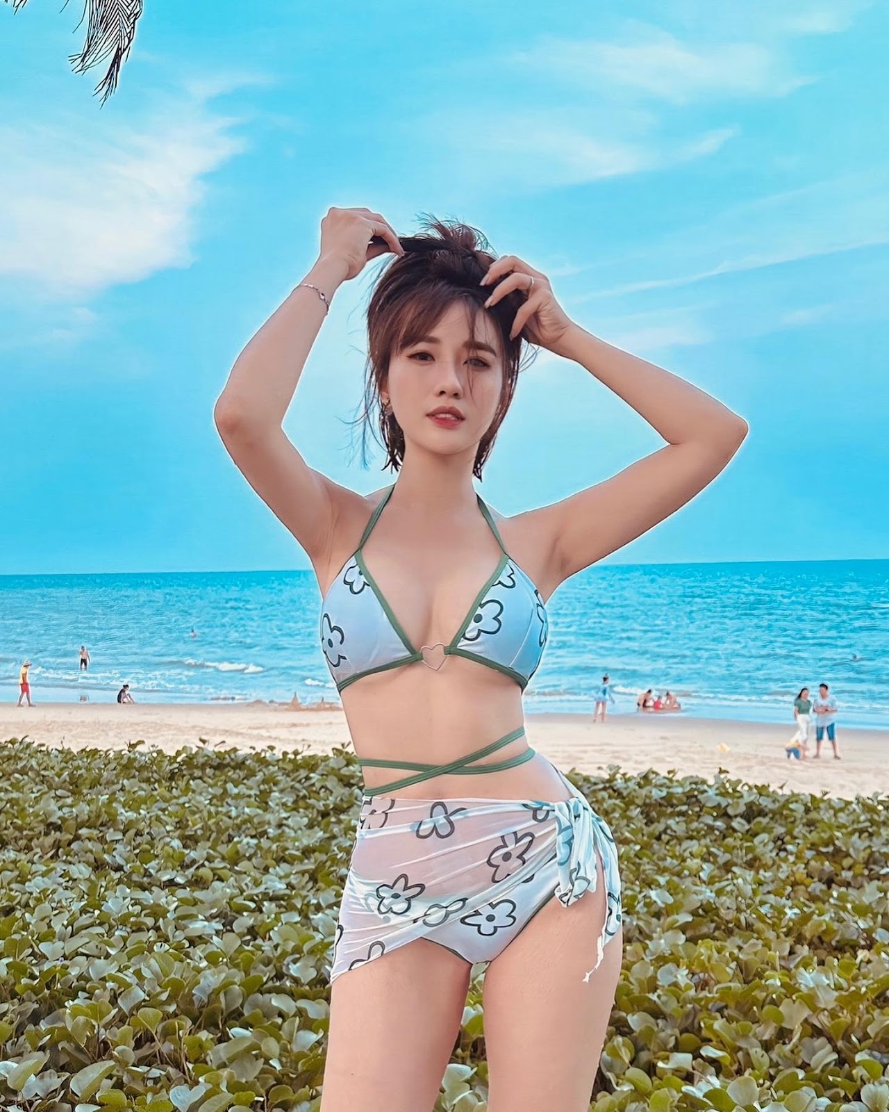 anh ha kim mac bikini sexy khoe body quyen ru