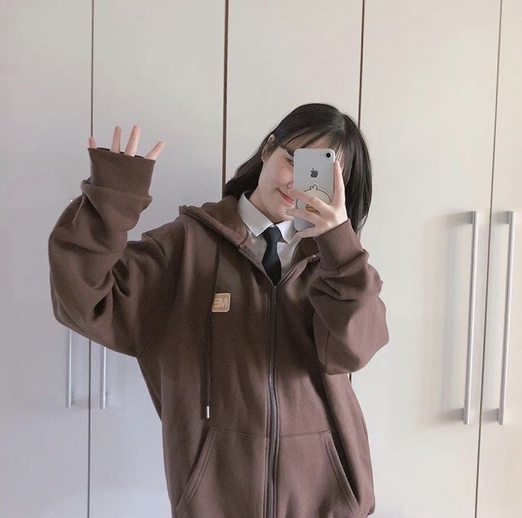 Ảnh gái xinh Idol QQLive che mặt vừa ngầu vừa dễ thương cute