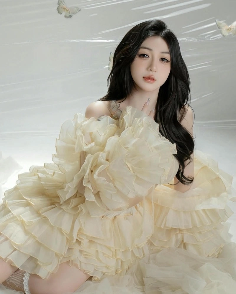 QQLive 2026 | Bộ sưu tập ảnh Trần Hà Linh đẹp cuốn hút mọi ánh nhìn