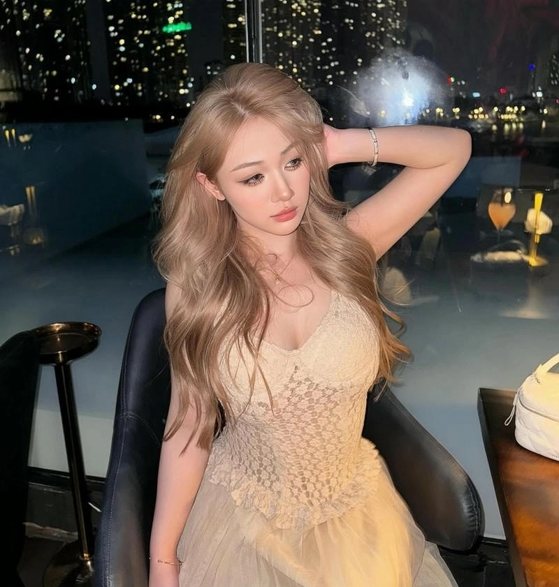 Cư dân mạng bàn luận Trần Hà Linh phốt